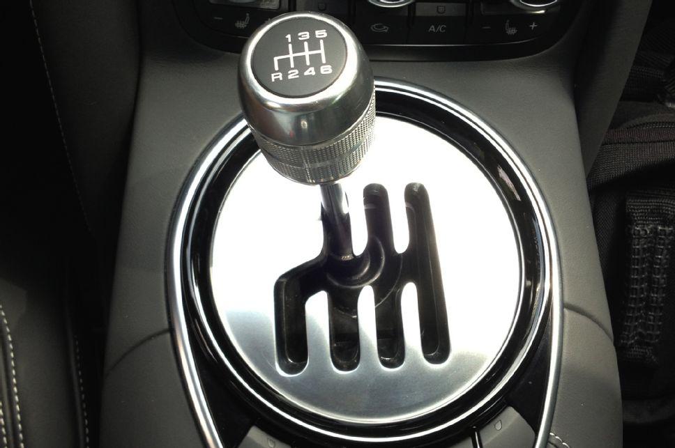 Hộp số sàn, số tay (MT - Manual Transmission)