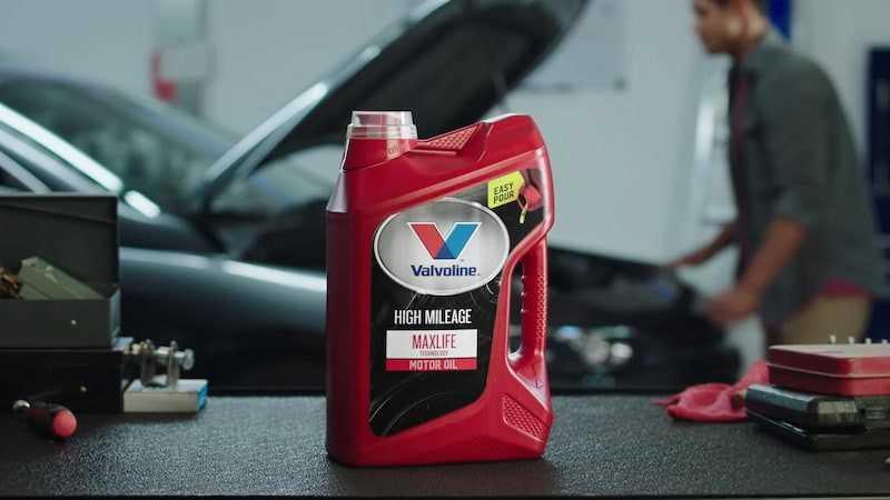 thay nhớt xe ô tô - Valvoline Full Synthetic MaxLife