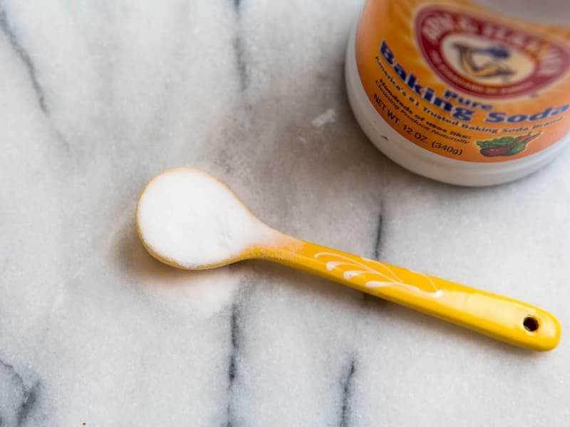 Khử mùi ô tô bằng baking soda